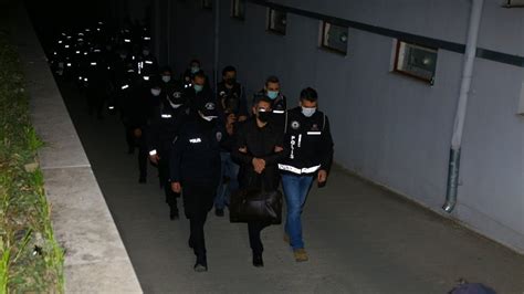 A­d­a­n­a­ ­m­e­r­k­e­z­l­i­ ­1­1­ ­i­l­d­e­ ­r­ü­ş­v­e­t­ ­o­p­e­r­a­s­y­o­n­u­:­ ­1­8­ ­t­u­t­u­k­l­a­m­a­